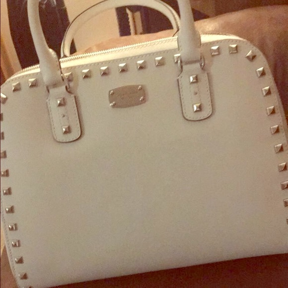 Michael Kors Handbags - Michael Kors purse with cleaner