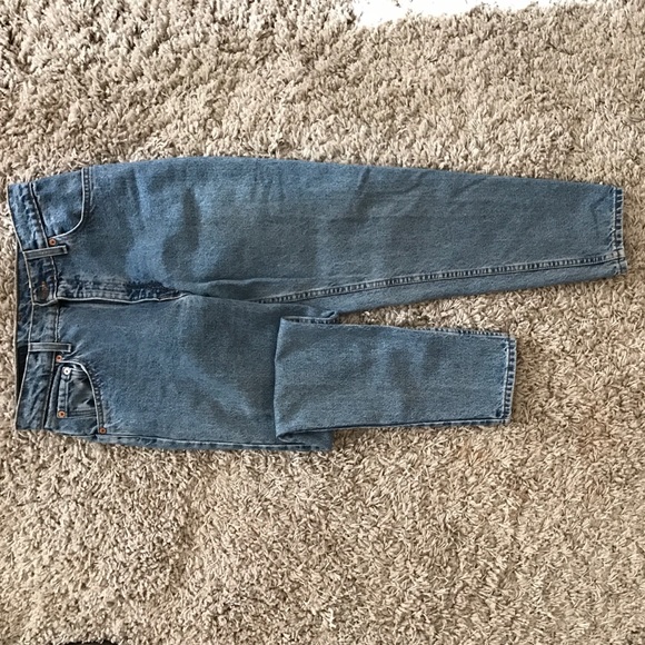 90s vintage "mom" jeans. relaxed fit.