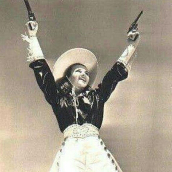 Meet your Posher, Shauna - Picture 4 of 4