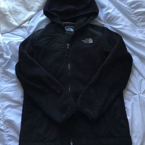 Black hooded north face
