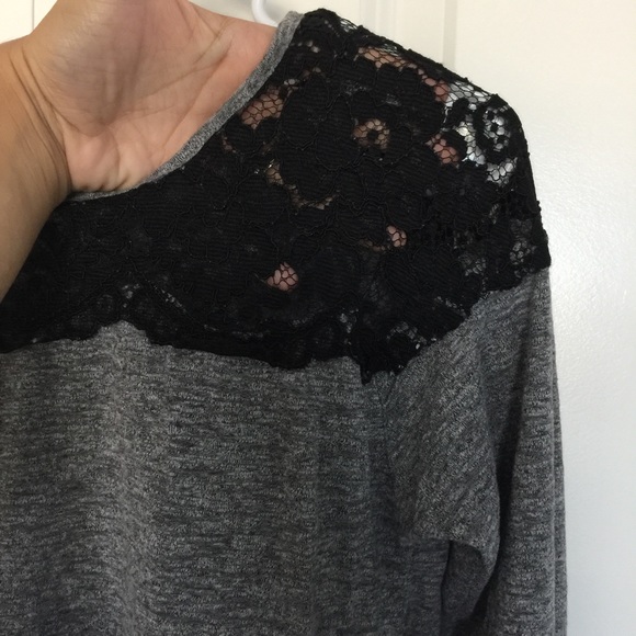 Lace shoulder long sleeve top - Picture 3 of 4