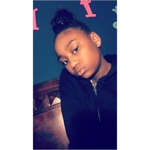 Meet your Posher, Elisha