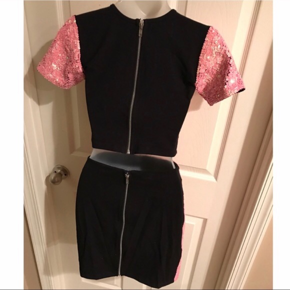 SOLD! Discount Universe Pink Kitty Crop and skirt - Picture 4 of 4