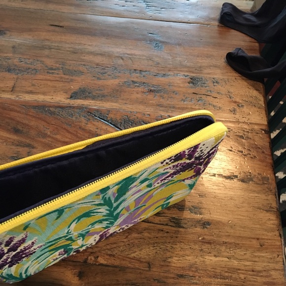 Kate Spade IPad case - Picture 3 of 5