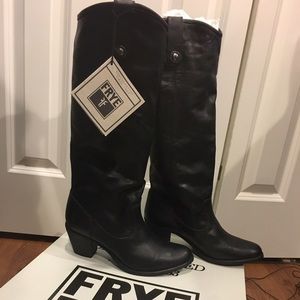 Women's size 9.5 Frye Boots "Jackie". NIB