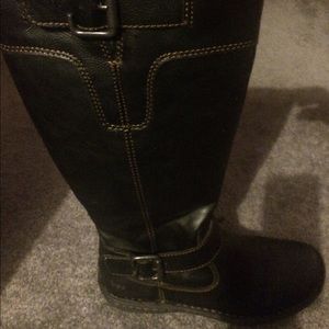 Pre owned dark brown B.O.C. boots size7