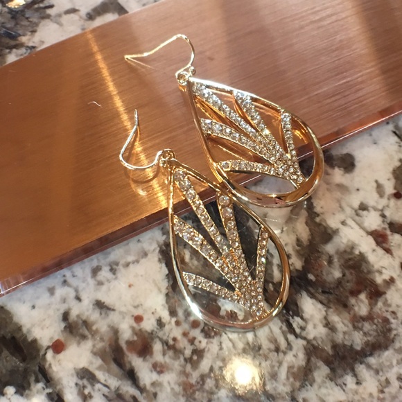 Jessica Simpson Jewelry - Jessica Simpson Contemporary Earrings