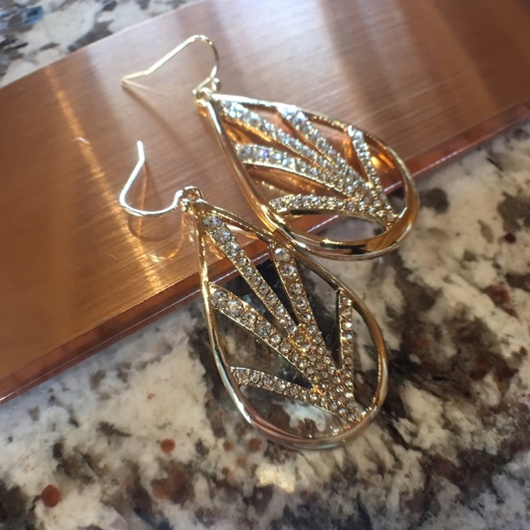 Jessica Simpson Contemporary Earrings - Picture 2 of 4