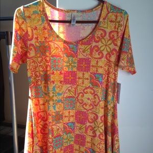 LulaRoe perfect T. Beautiful print!!!!