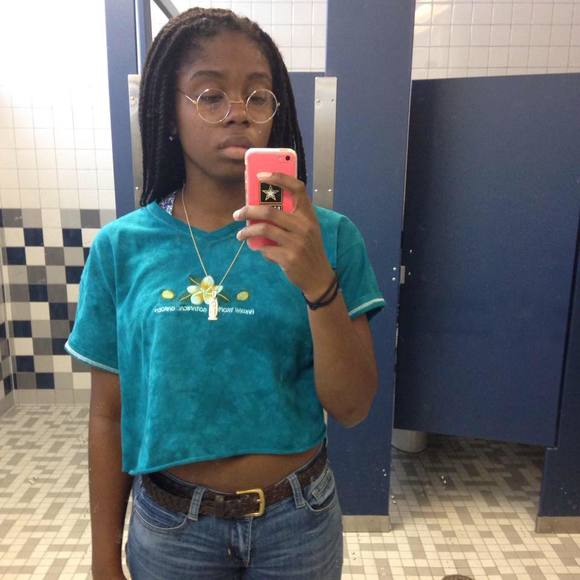 Meet your Posher, Zia