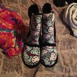 Hello kitty house boots