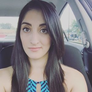 Meet your Posher, Nidia