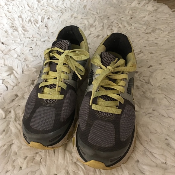 Nike tennis shoes