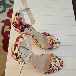 New floral shoes size 6