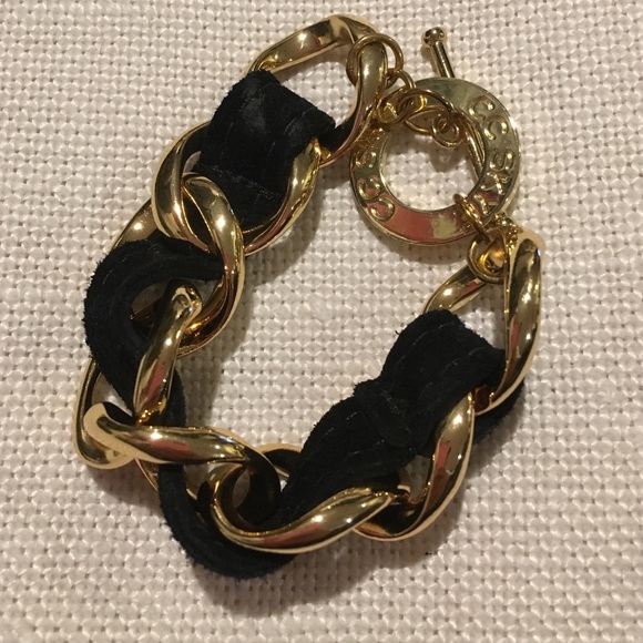 Like new CC Skye black suede toggle bracelet - Picture 3 of 4