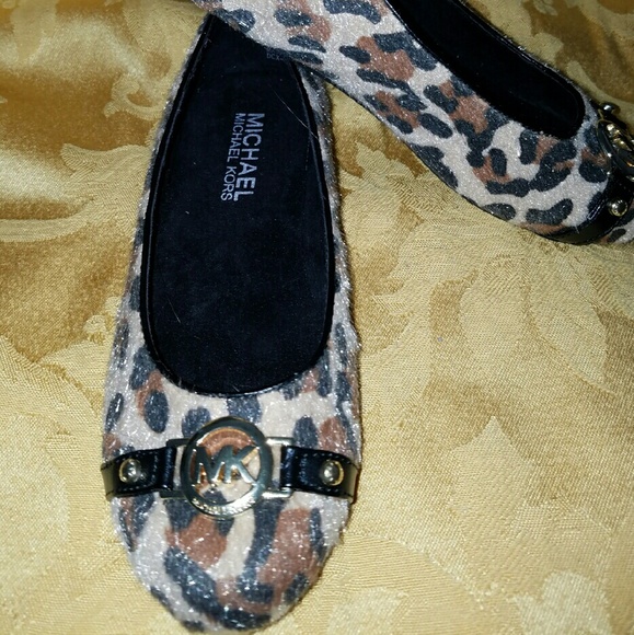 LITTLE DIVA MUST HAVE!