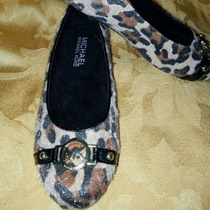 LITTLE DIVA MUST HAVE!