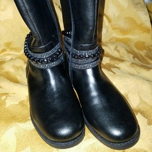 Girls boots