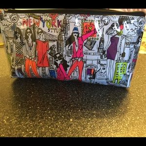 New!! Henri Bendel Travel Bag