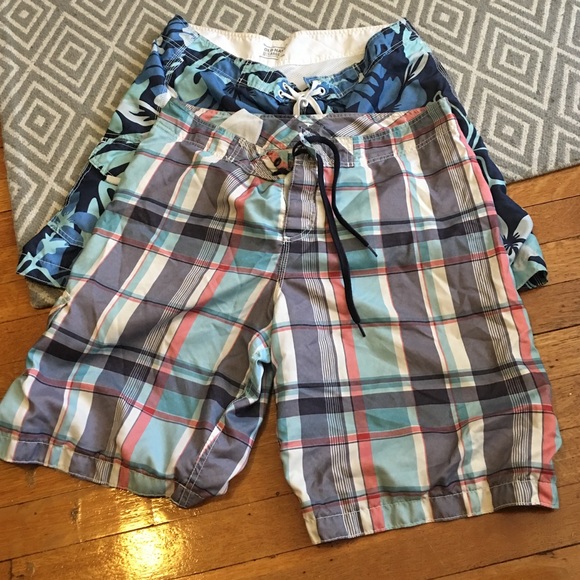 Old navy Large men's board shorts 2 pair