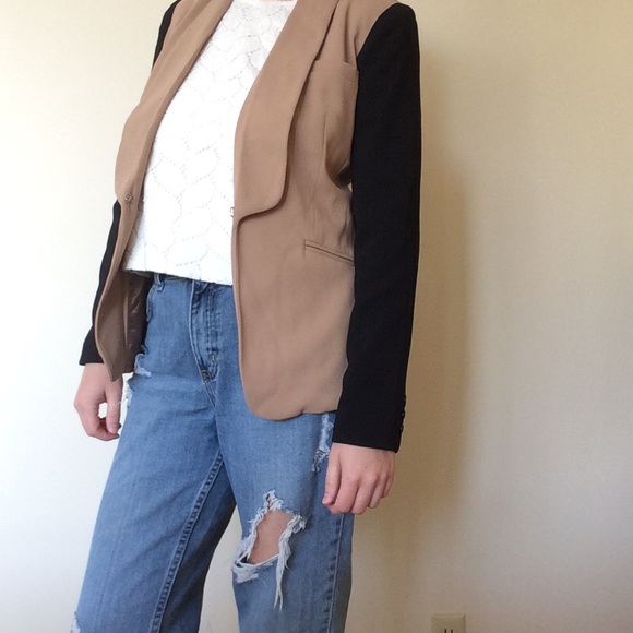 Tan / Black Sleeve Blazer
