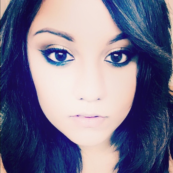 Meet your Posher, Melanie - Picture 2 of 4