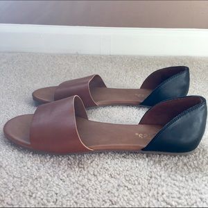 Candie's Flat Wide-Strap Sandals