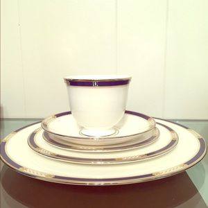 VINTAGE NEVER USED LENOX CHINA; DISCONTINUED WITH TAGS
