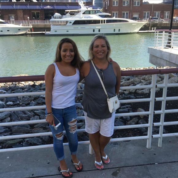 Meet your Posher, Daniela - Picture 1 of 1