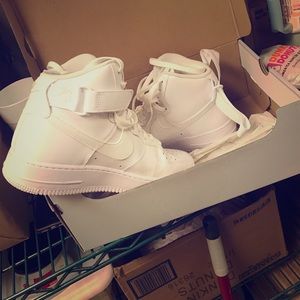 Air Force 1's 07 basketball shoes