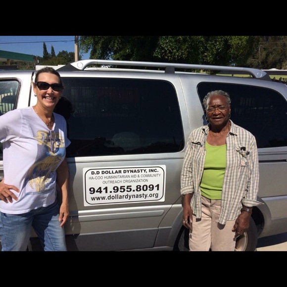 Meet your Posher, Suzy - Picture 2 of 4