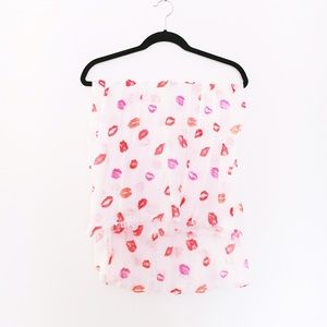 👄 scarf -- target kiss scarf with lips