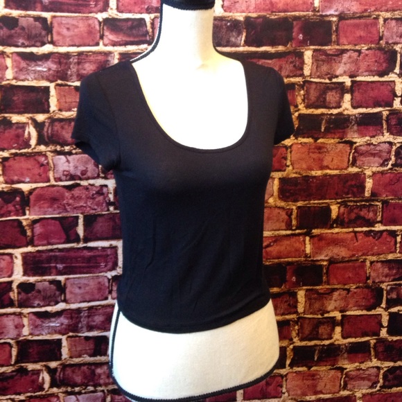 BRAND NEW black crop top