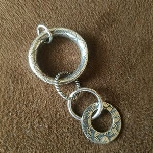 Silpada textured interlocking circles pendant.