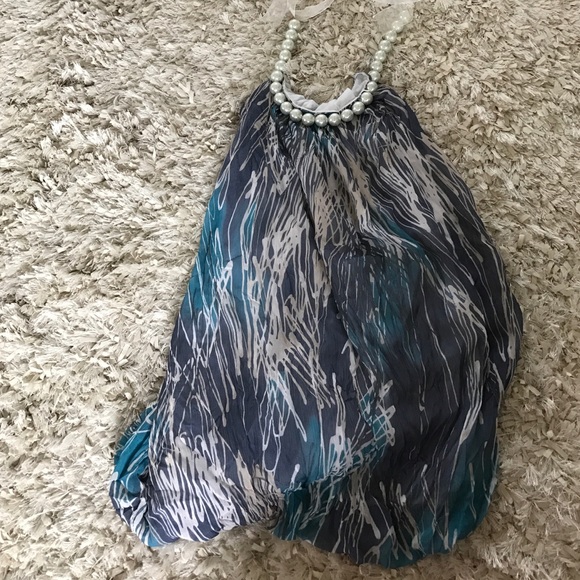 Unique and Adorable top with pearl necklace - Picture 1 of 4