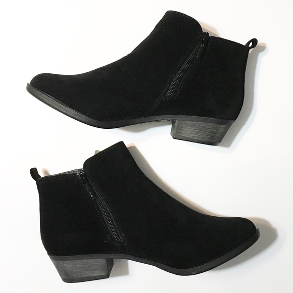 ❗️LAST PAIR ❗️Black Faux Suede Ankle Boots - Picture 2 of 8