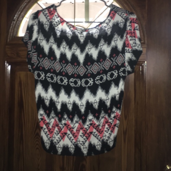 Chevron Crop Top - Picture 2 of 2