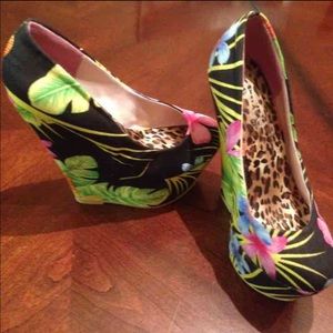 🛑RESERVED FOR VXN13🛑Brand new Bucco Charo wedges