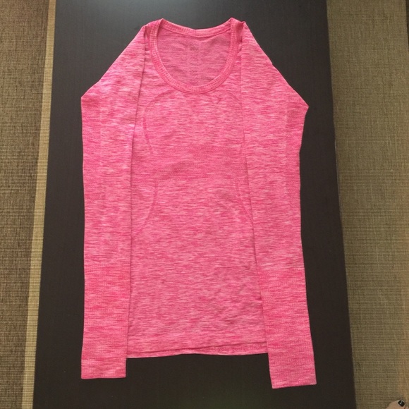 Swiftly Tech Long Sleeve Crew
