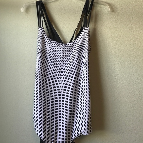 NWT LULULEMON STRAPPY BACK ONE PIECE -- Size 10 - Picture 2 of 4