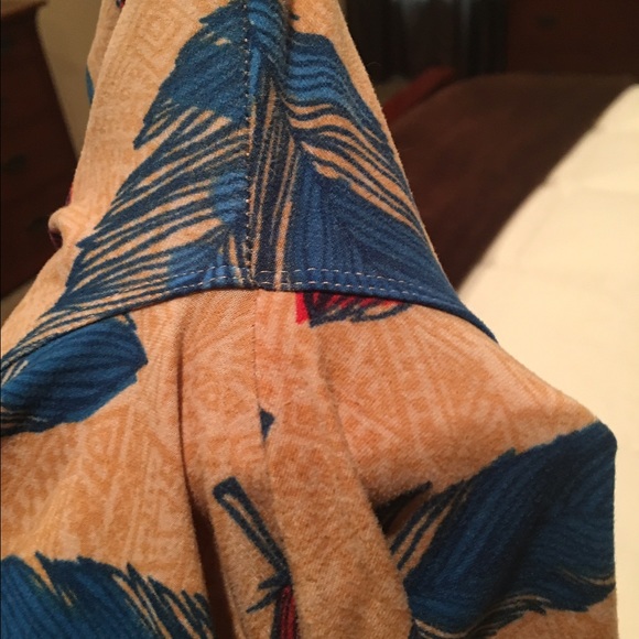 OS Lularoe Feather HTF Legging - Picture 2 of 2
