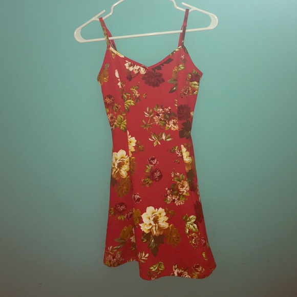candy apple red sundress with fitting lines