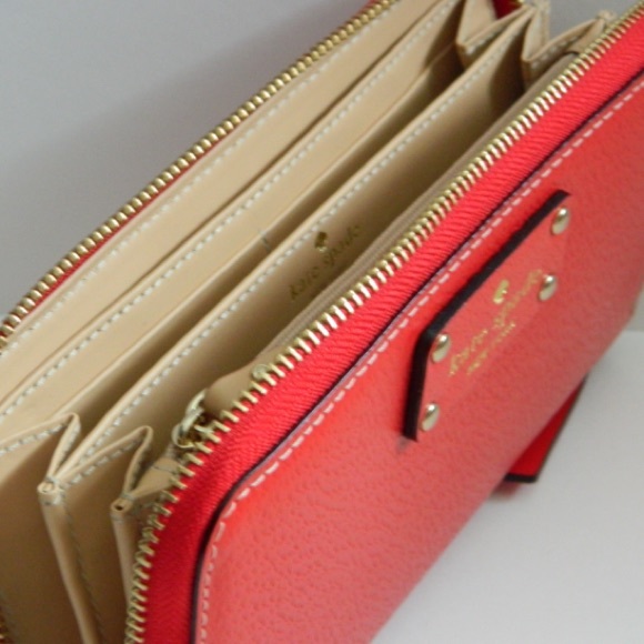 Red Kate spade wallet - Picture 2 of 2