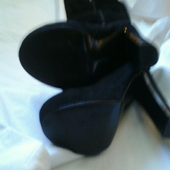 Guess black suede knee high boot - Picture 3 of 4