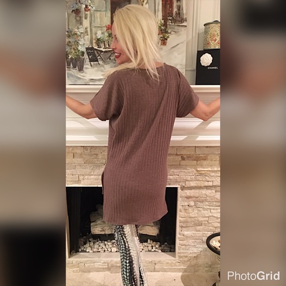 Gorgeous contrast ribbed sweater in medium brown! - Picture 2 of 2