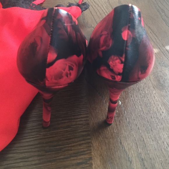 ๐HP๐Charles David rose print heels - Picture 4 of 5