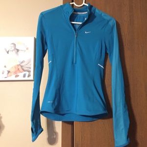 Nike half zip up size XS