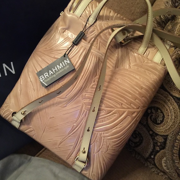 Brahmin Backsack - Picture 2 of 7