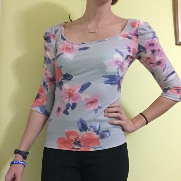 Delias three quarter length top