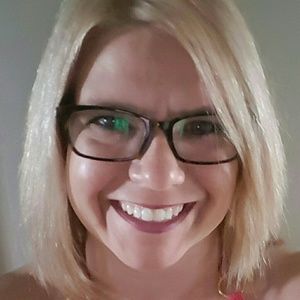 Meet your Posher, Lori